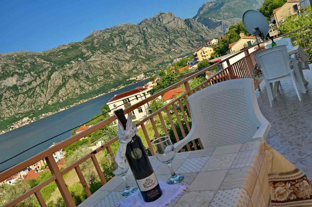 Apartmani Prcanj Kotor Buitenkant foto